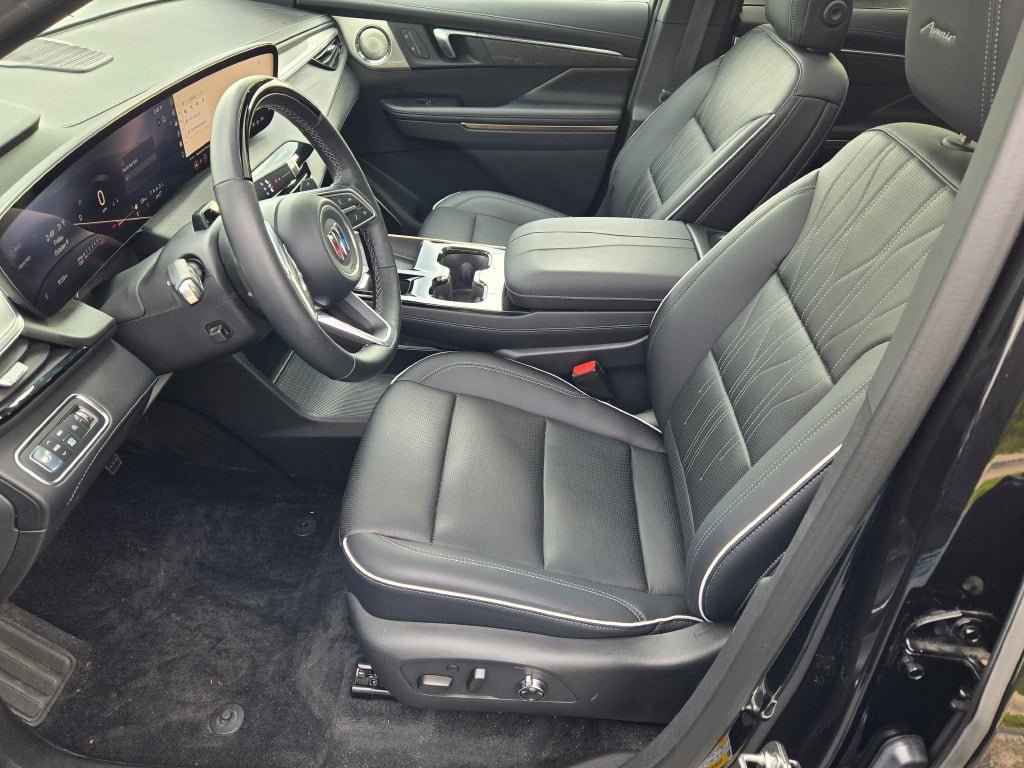 Used 2026 Buick Enclave Avenir w/ Super Cruise Package AWD/4WD image 24