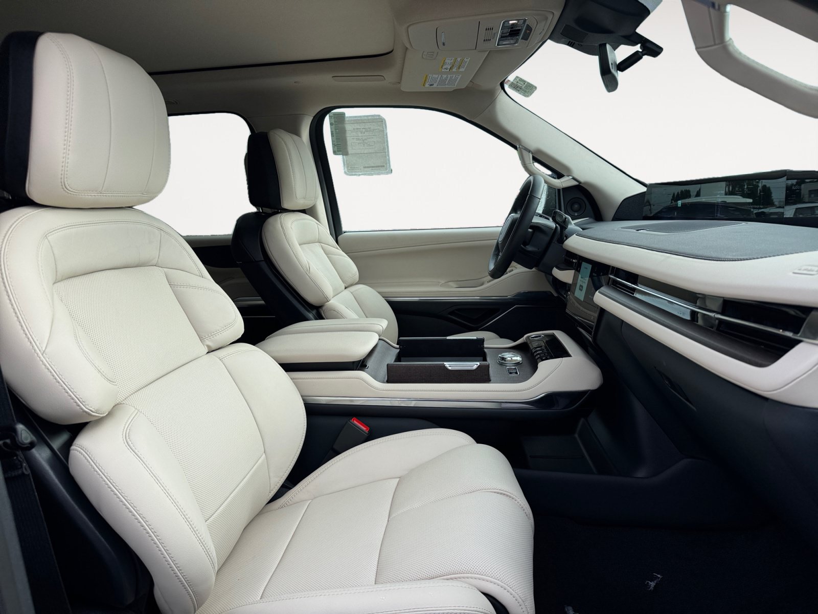 New 2027 Lincoln Navigator L Reserve AWD/4WD image 18