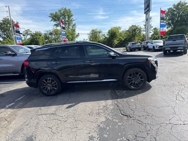 Used 2024 GMC Terrain Denali w/ Black Diamond Edition AWD/4WD image 4