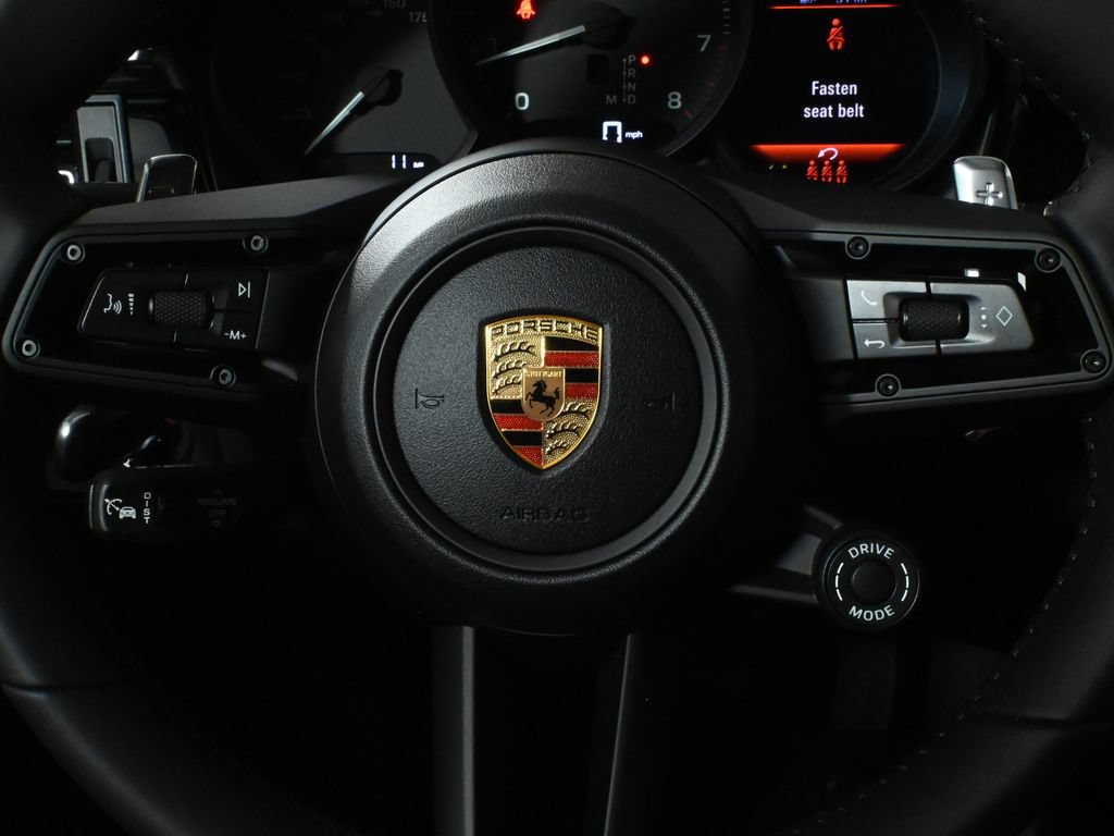 Used 2026 Porsche Macan AWD/4WD image 19