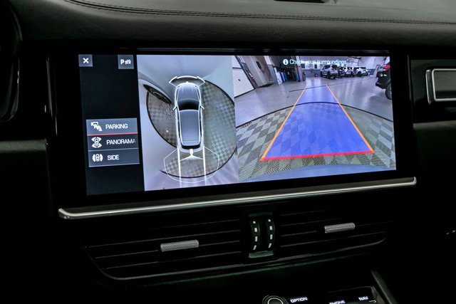 Used 2020 Porsche Cayenne Turbo image 21