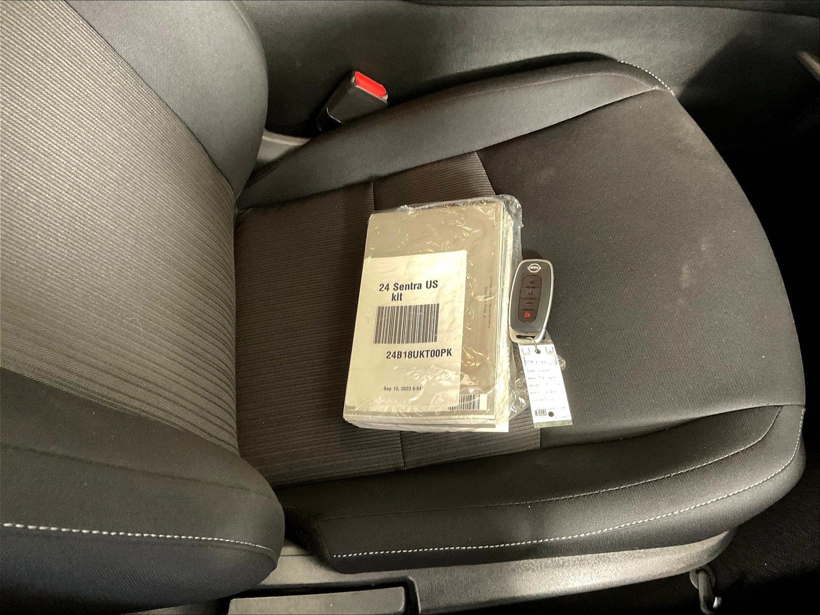 Used 2024 Nissan Sentra SV FWD image 34
