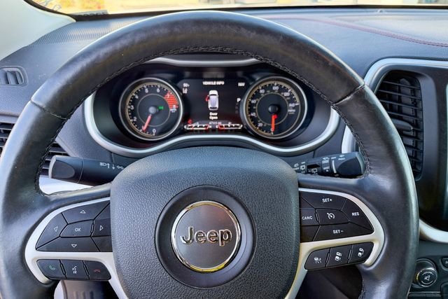 Used 2018 Jeep Cherokee Trailhawk w/ Quick Order Package 27L image 15