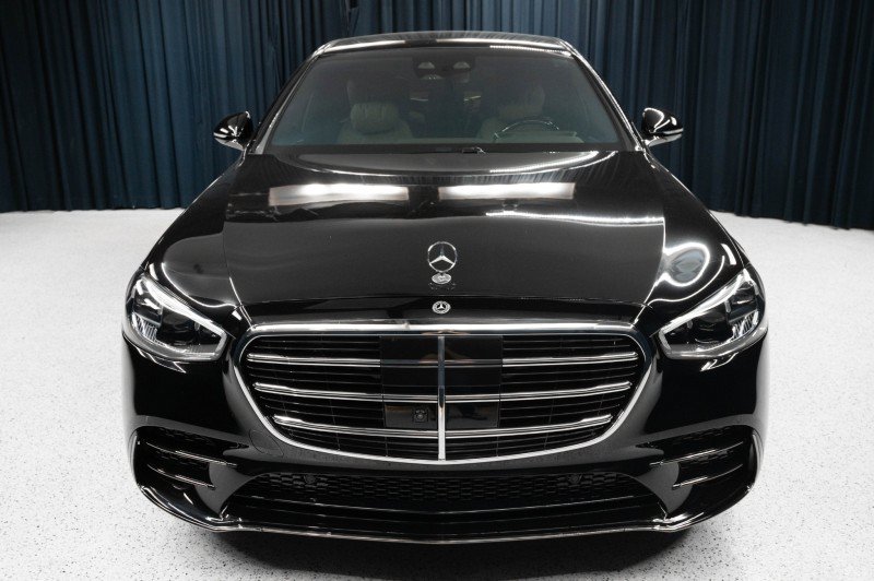 Certified 2025 Mercedes-Benz S 580 4MATIC Sedan image 2
