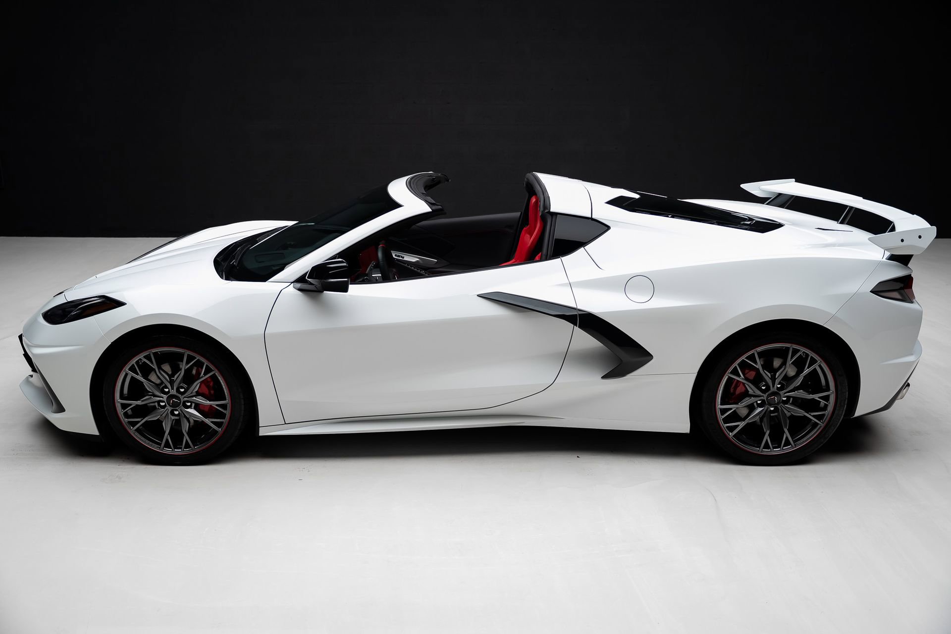 Used 2024 Chevrolet Corvette Stingray Coupe w/ 1LT image 18