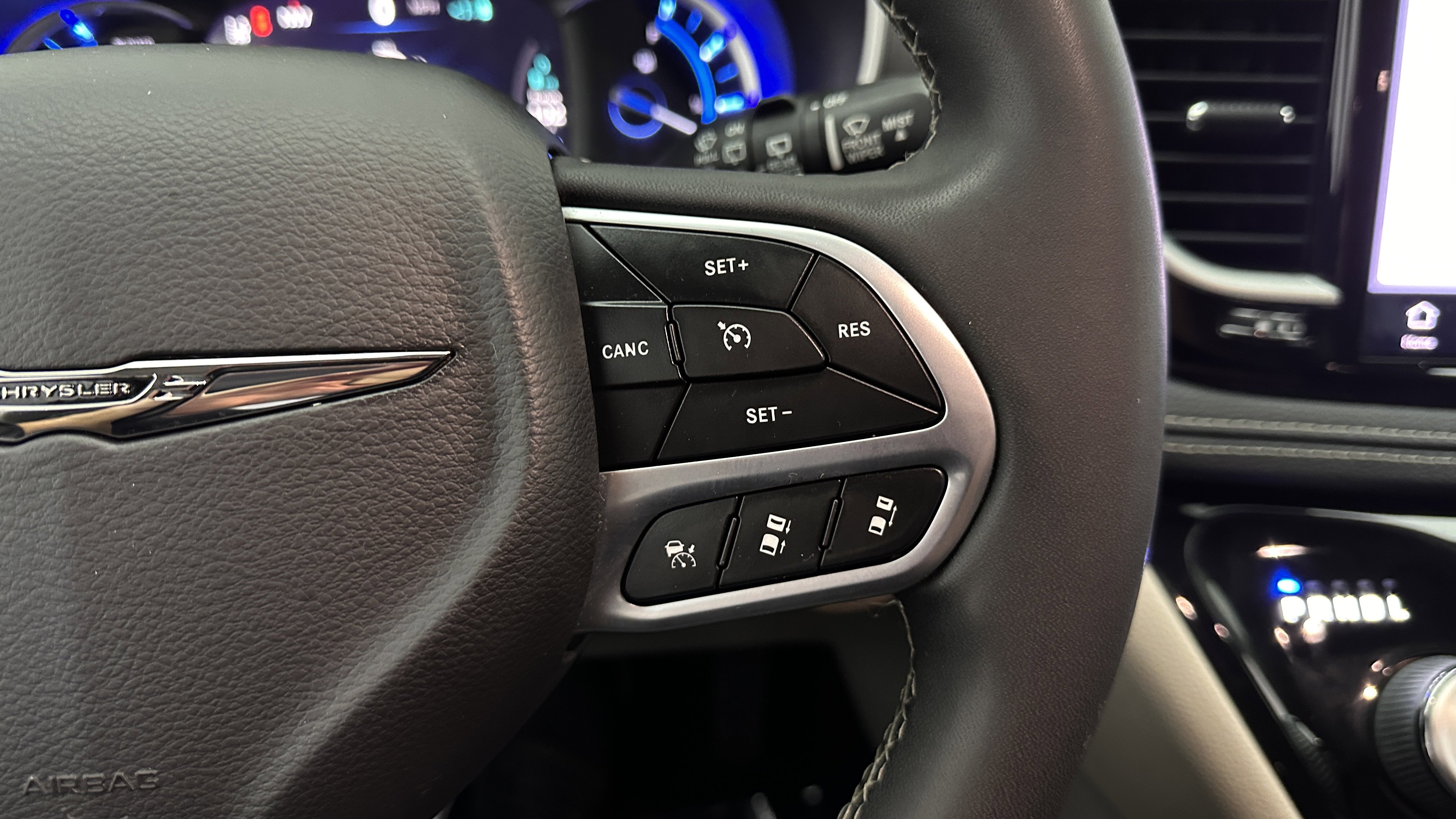 Used 2022 Chrysler Pacifica Touring-L FWD image 21