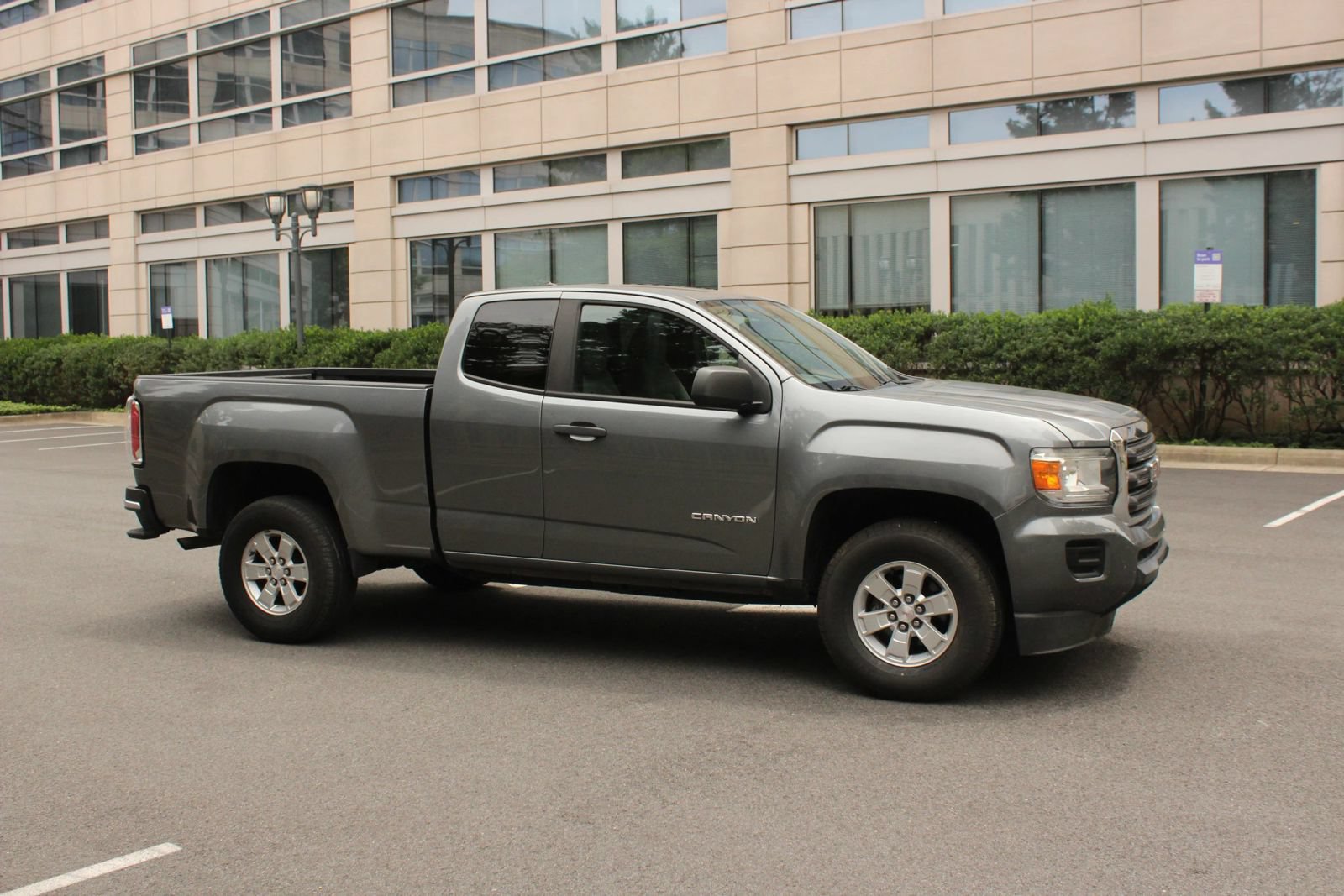 Used 2019 GMC Canyon W/T w/ Convenience Package RWD image 2