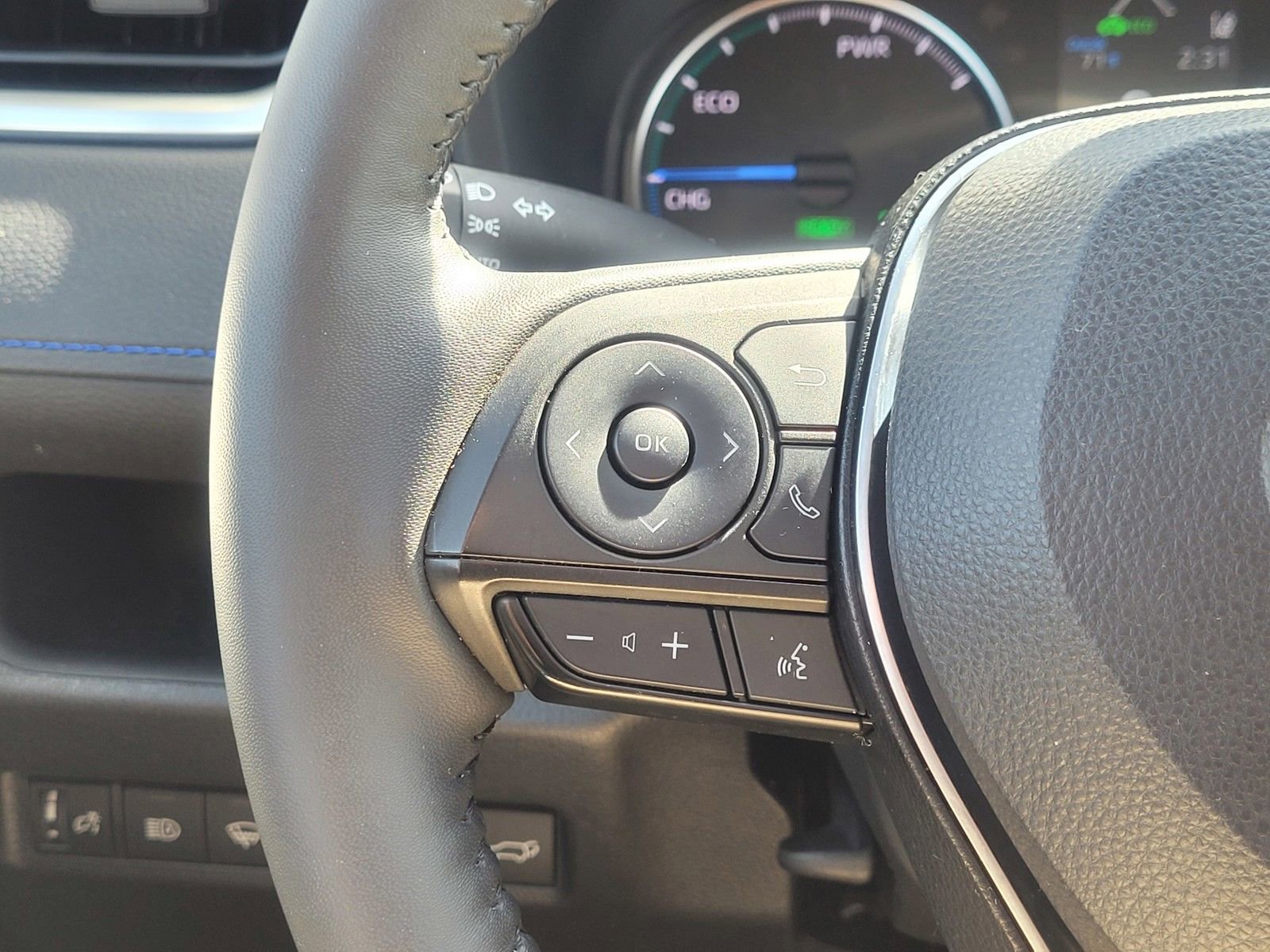 Used 2022 Toyota RAV4 SE w/ Convenience Package image 20