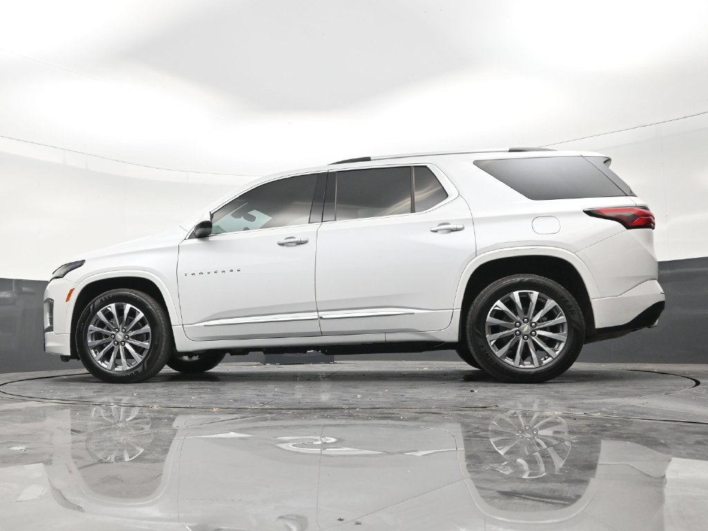 Used 2022 Chevrolet Traverse Premier FWD image 21