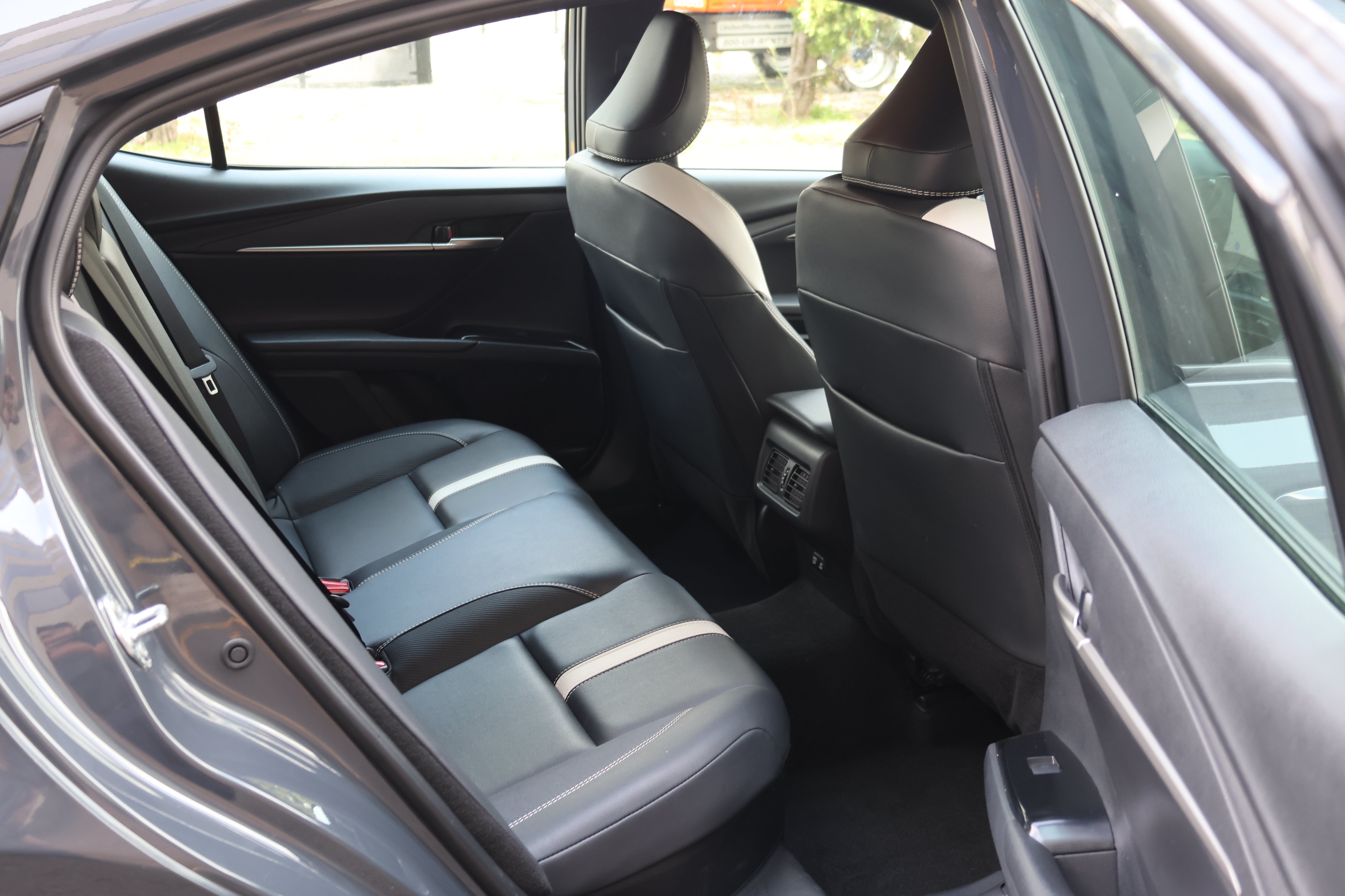 Used 2025 Toyota Camry SE FWD image 18