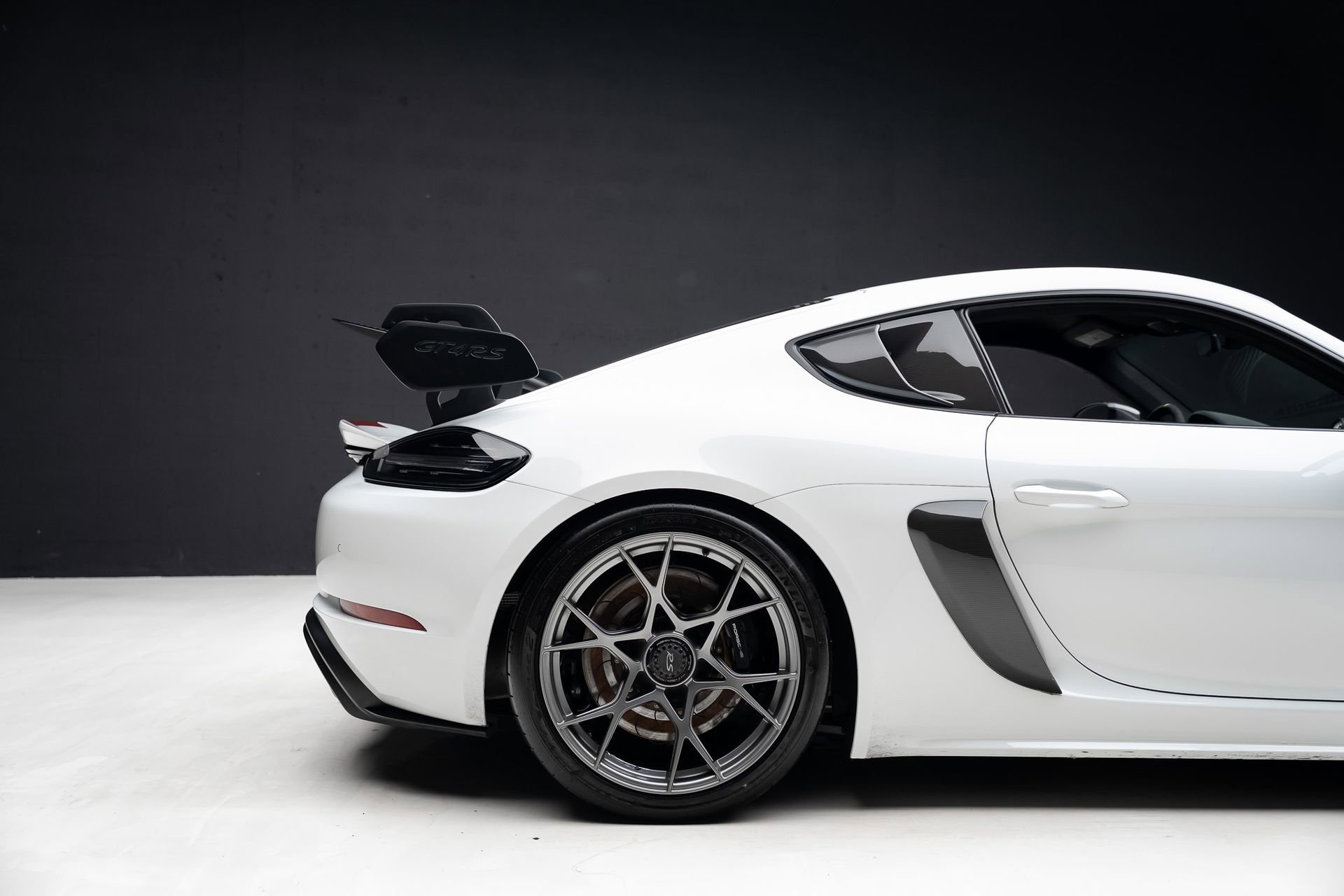 Used 2023 Porsche 718 Cayman GT4 RS w/ Weissach Package RWD image 41
