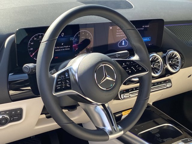 Certified 2025 Mercedes-Benz GLA 250 image 3