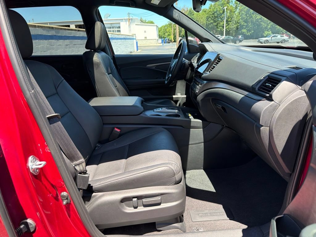 Certified 2025 Honda Passport EX-L image 25