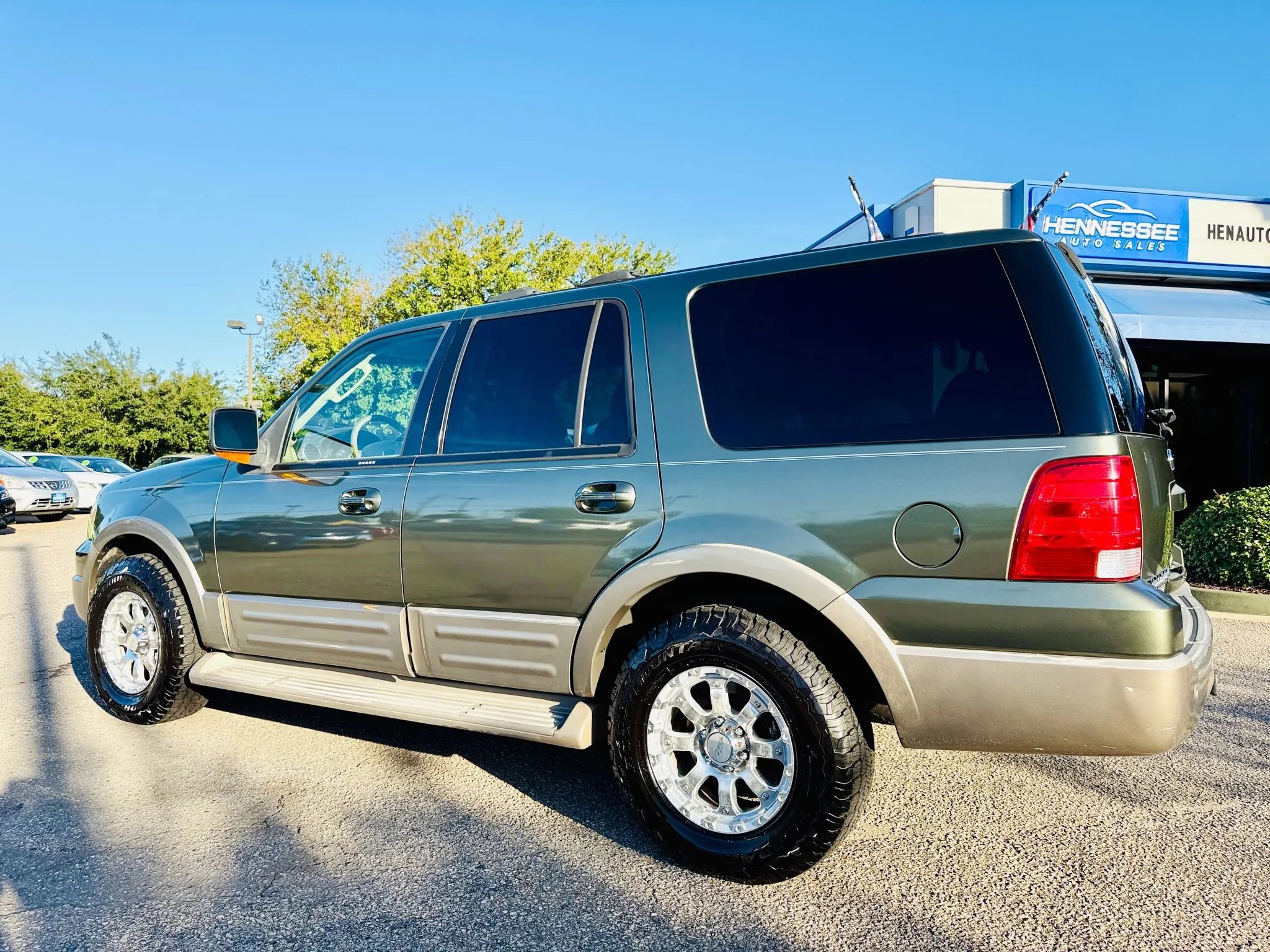 Used 2004 Ford Expedition Eddie Bauer image 12