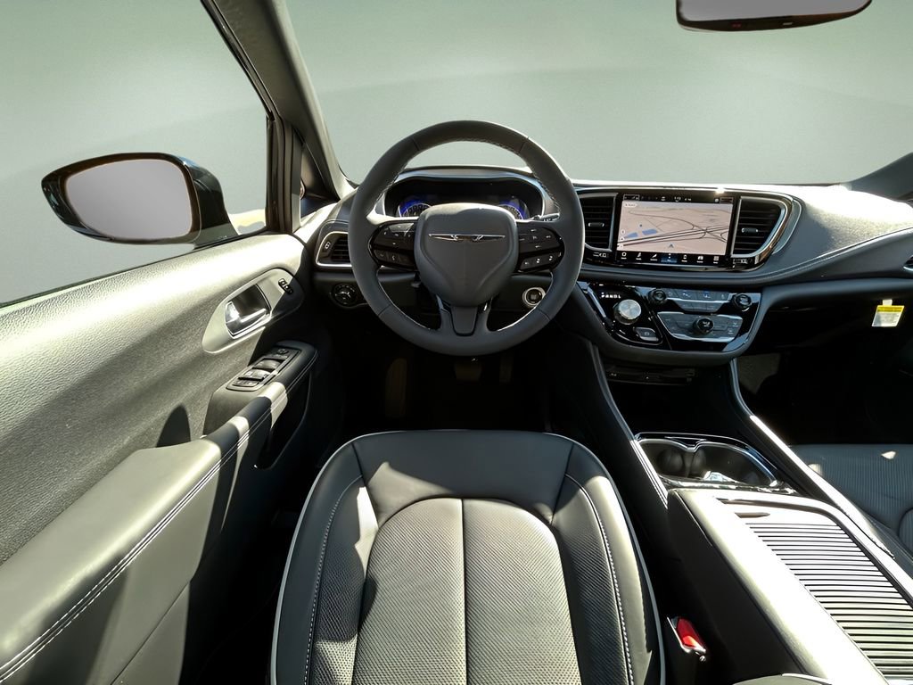 New 2026 Chrysler Pacifica Limited w/ Uconnect Theater Family Group image 16