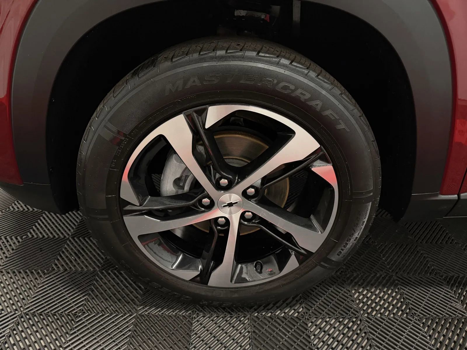Used 2024 Chevrolet Trax RS FWD image 11