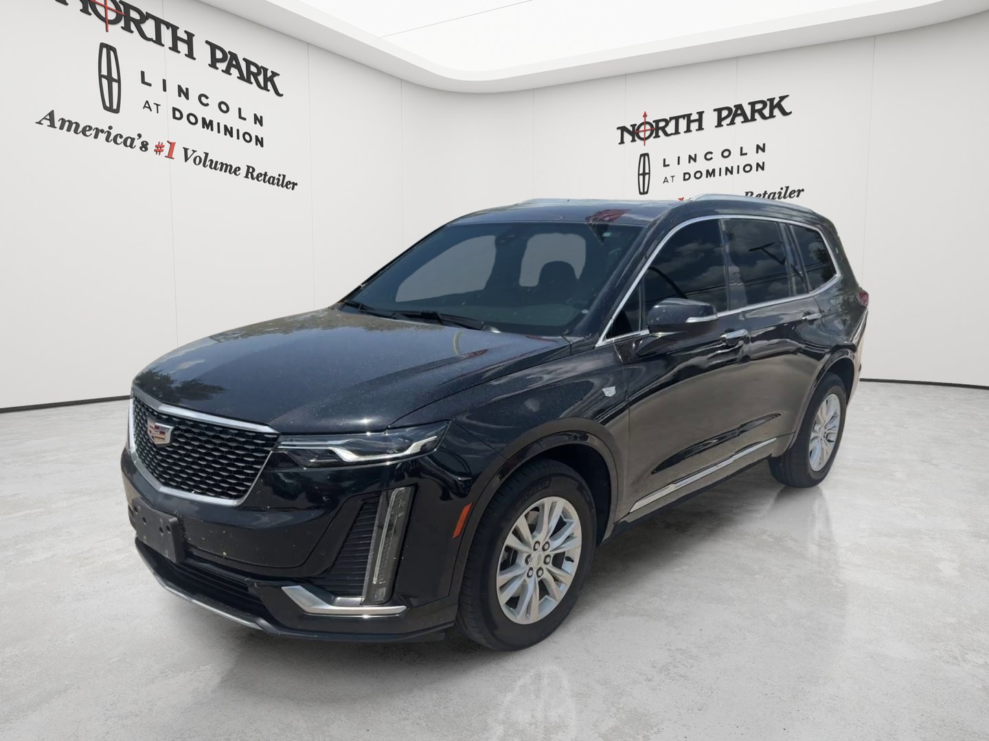 Used 2022 Cadillac XT6 Luxury FWD image 1