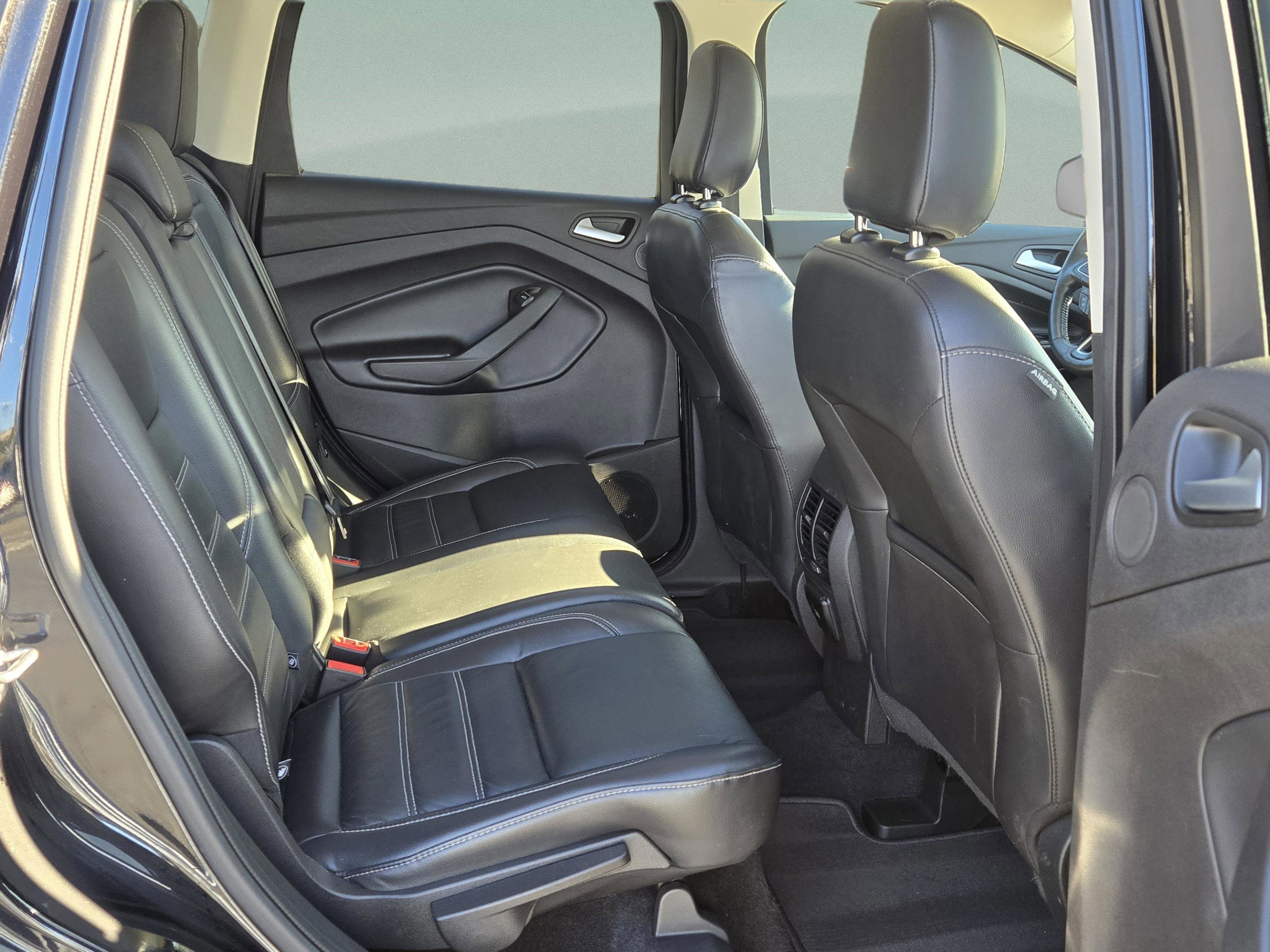 Used 2019 Ford Escape Titanium w/ U0J03 - Titanium Tow Package image 18