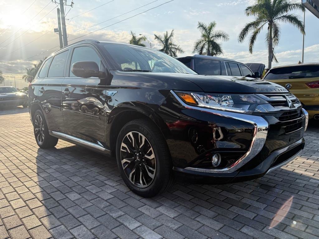 Used 2018 Mitsubishi Outlander SEL AWD/4WD image 1