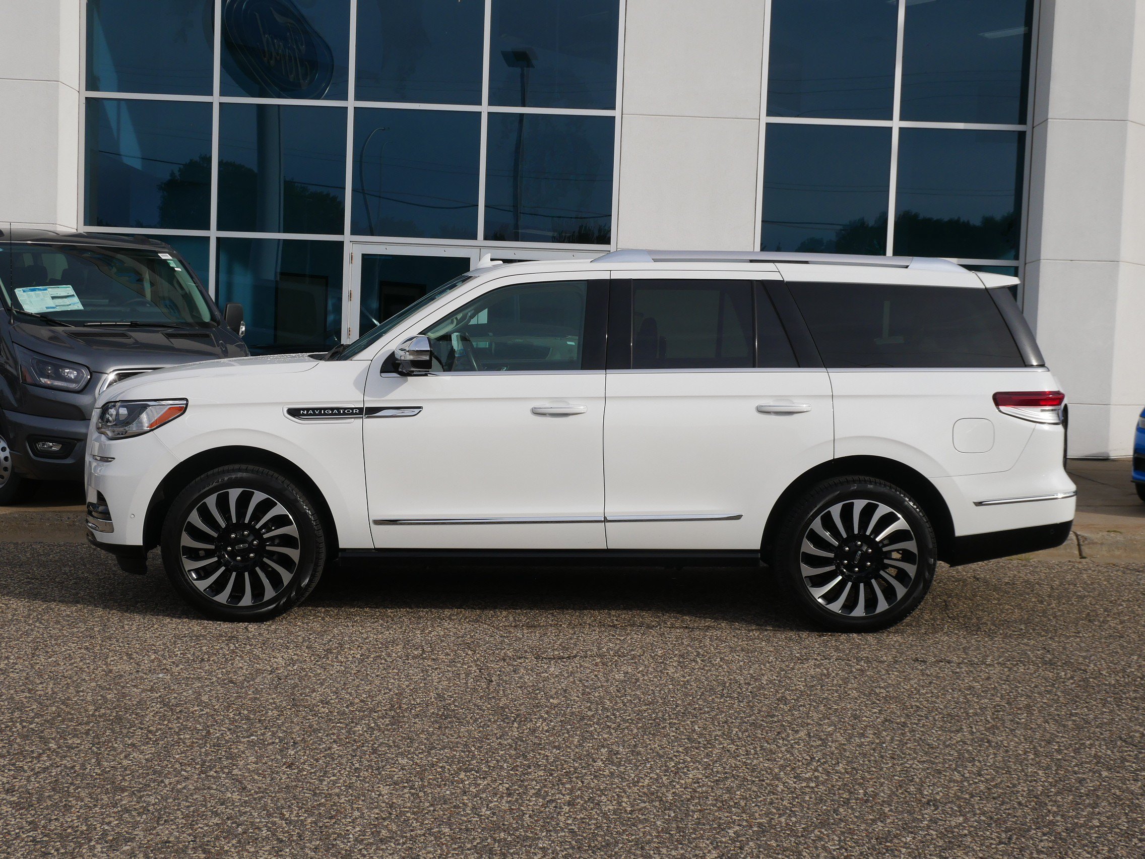 Used 2024 Lincoln Navigator Black Label AWD/4WD image 26