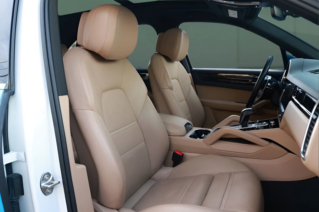 Used 2023 Porsche Cayenne image 15