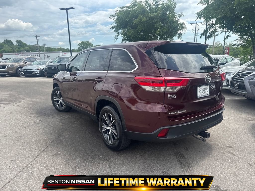 Used 2019 Toyota Highlander LE FWD image 6