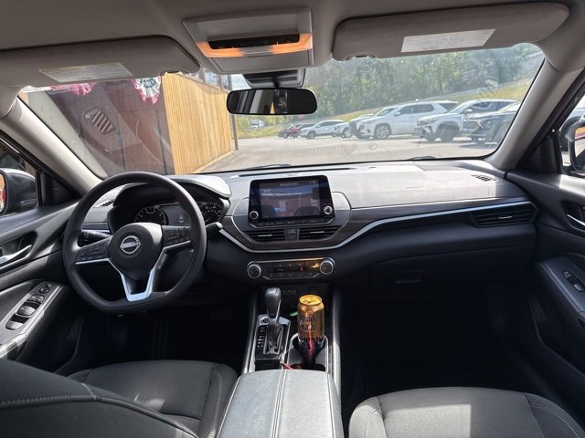 Used 2024 Nissan Altima 2.5 SV image 13