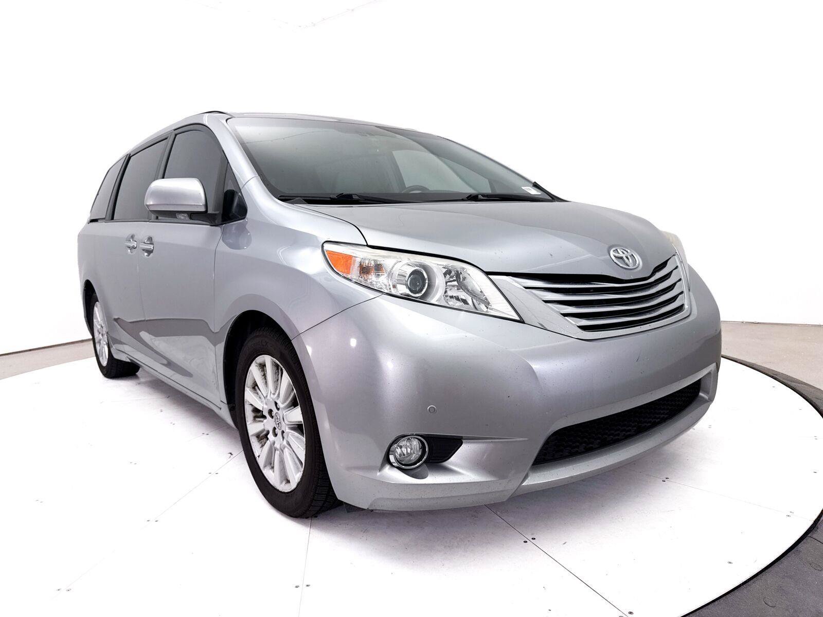 Used 2012 Toyota Sienna Limited w/ Premium Pkg