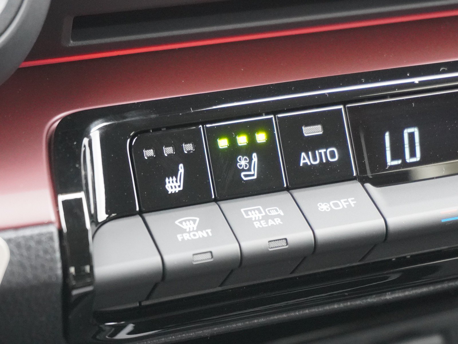 New 2026 Toyota Prius Plug-In Hybrid FWD image 25