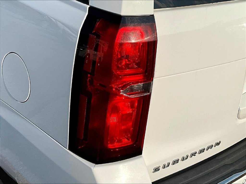 Used 2018 Chevrolet Suburban Premier AWD/4WD image 25