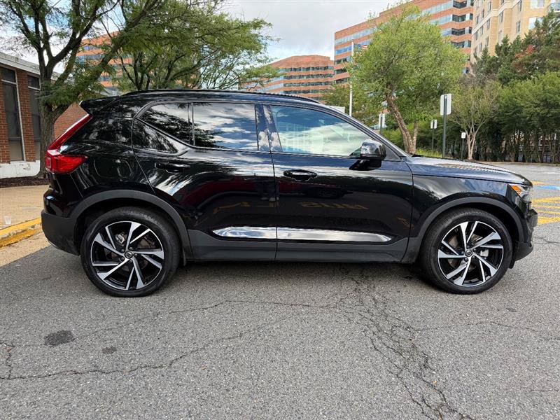 Used 2020 Volvo XC40 T5 R-Design w/ Protection Package Premier AWD/4WD image 7