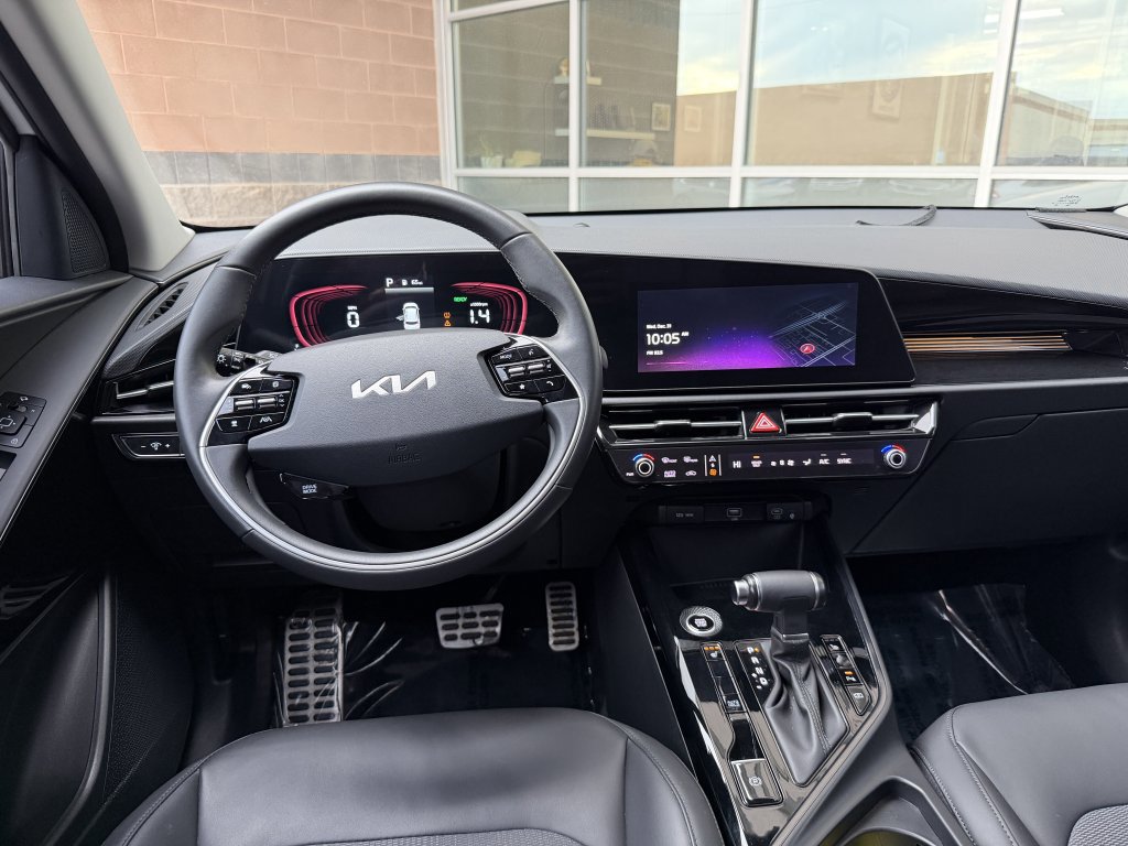 Used 2023 Kia Niro EX Touring image 16