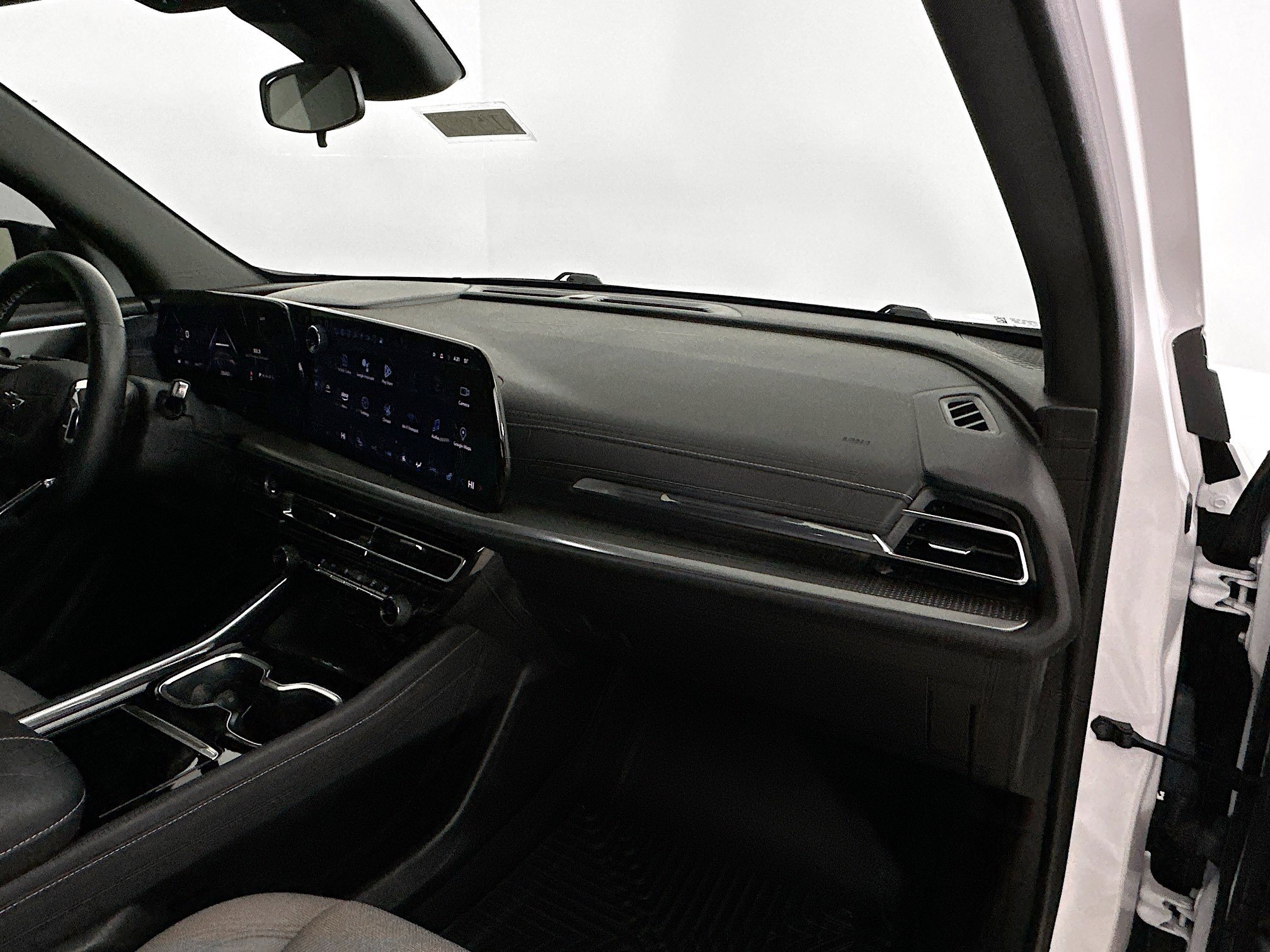 Used 2024 Chevrolet Traverse LT w/ Midnight/Sport Edition image 37