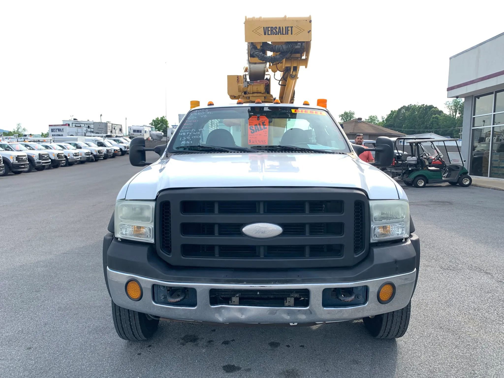 Used 2006 Ford F550 2WD Regular Cab Super Duty image 2