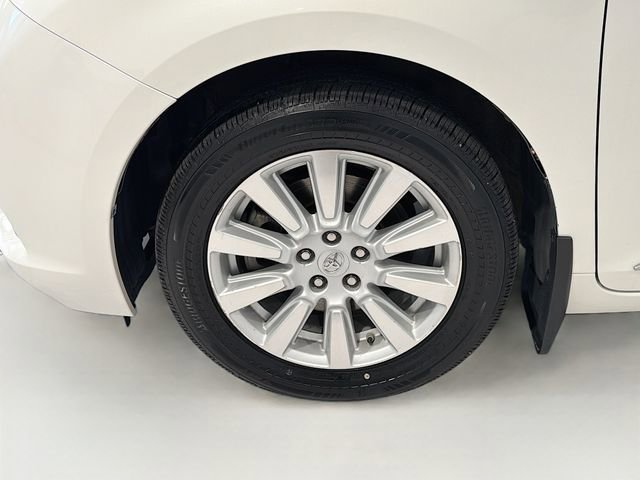 Used 2017 Toyota Sienna Limited Premium image 28