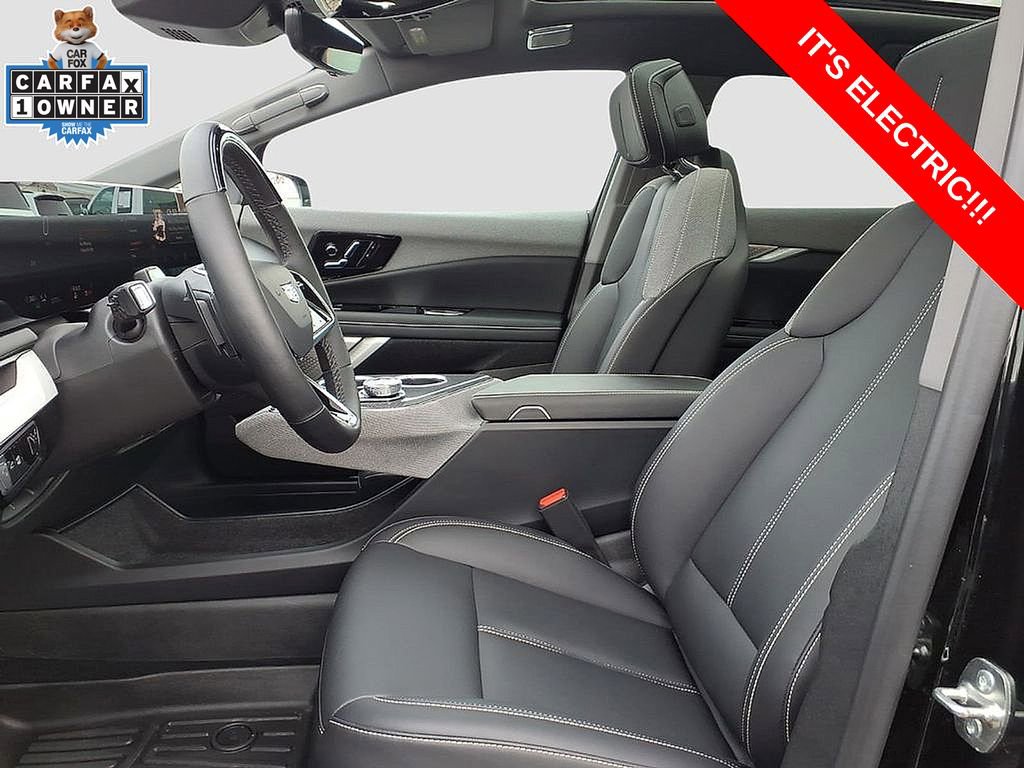 Used 2025 Cadillac Optiq Sport 1 image 18