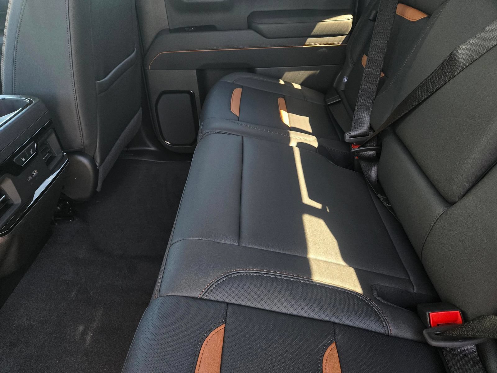 New 2026 GMC Sierra 1500 AT4 w/ Technology Package AWD/4WD image 5