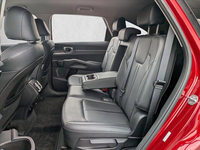 Used 2021 Kia Sorento S image 17