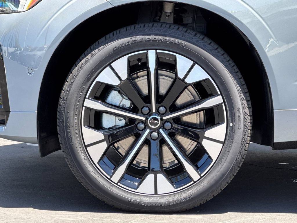 New 2026 Volvo XC60 T8 Plus w/ Climate Package PRO AWD/4WD image 25