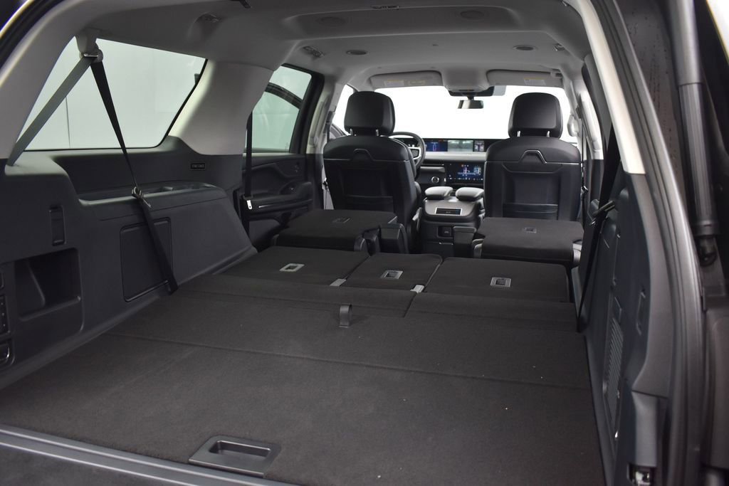 New 2026 Lincoln Navigator L Premier AWD/4WD image 22