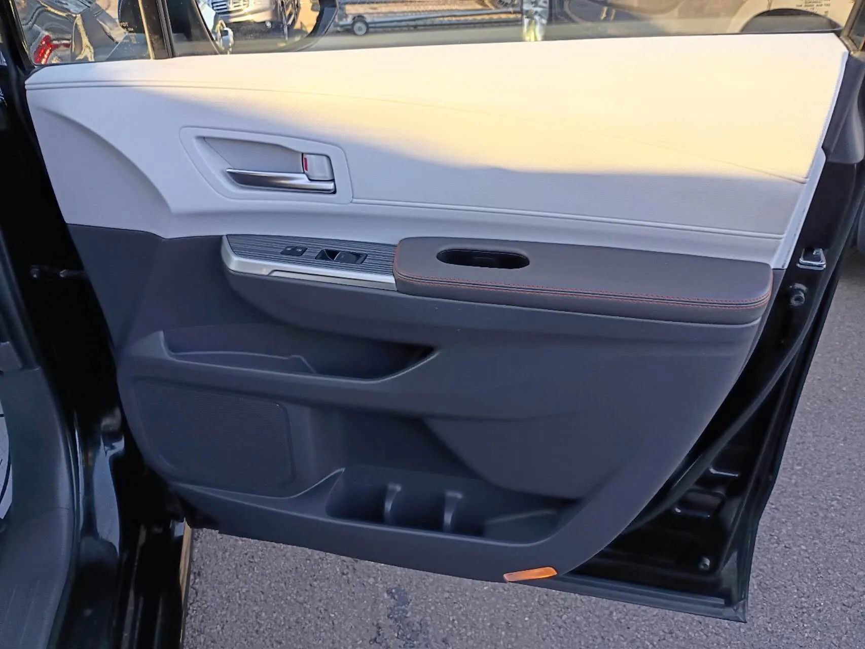 Used 2022 Toyota Sienna XSE AWD/4WD image 13