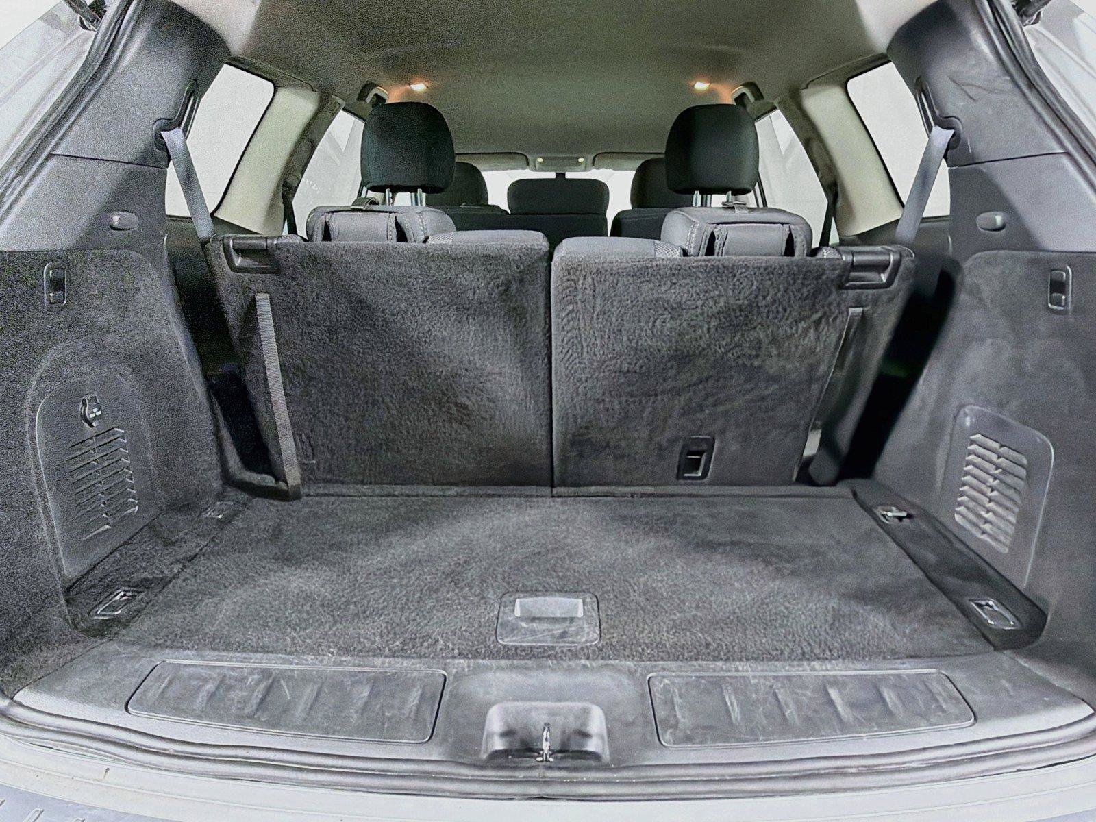 Used 2019 Nissan Pathfinder SV AWD/4WD image 14
