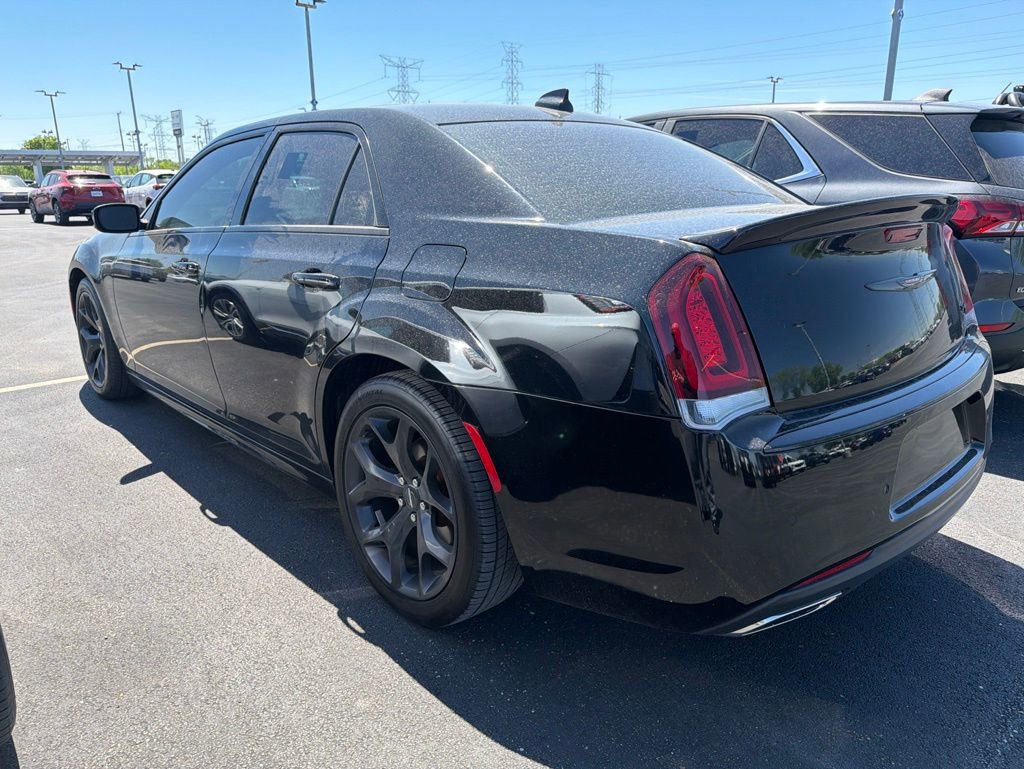 Used 2021 Chrysler 300 S w/ S Model Appearance Package RWD image 3