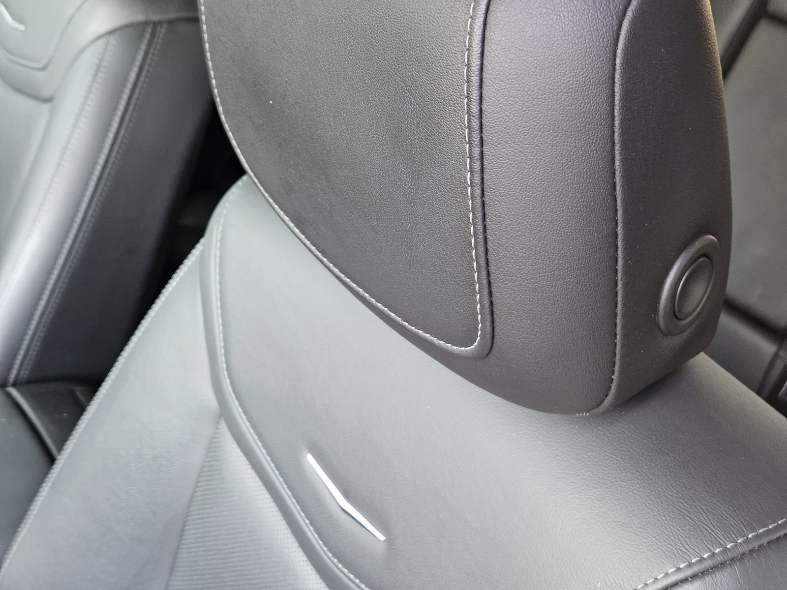 Certified 2023 Cadillac XT5 Premium Luxury FWD image 30