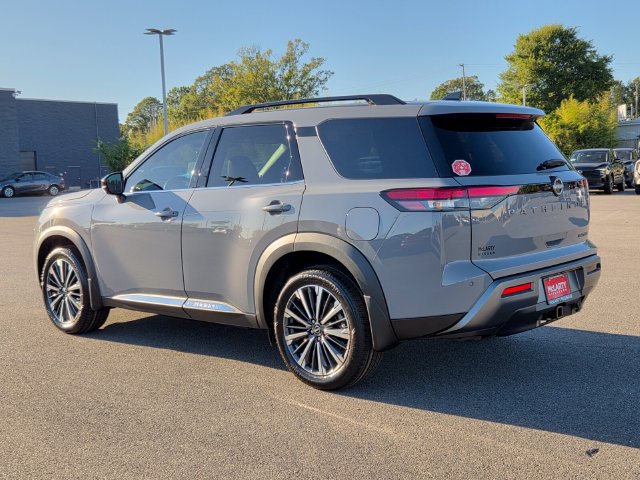 New 2026 Nissan Pathfinder Platinum FWD image 3