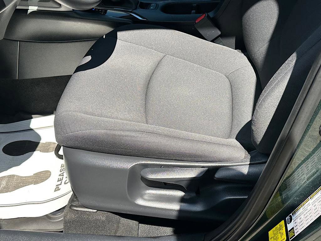 Certified 2023 Toyota Corolla Cross LE image 12