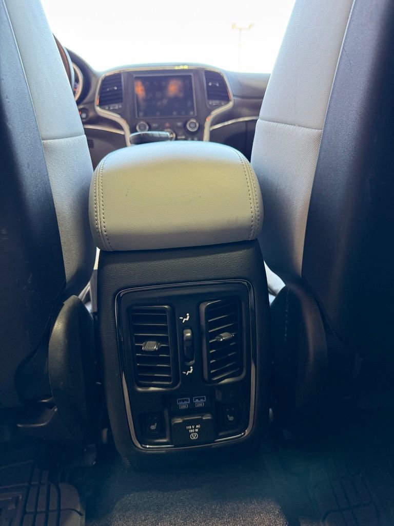Used 2018 Jeep Grand Cherokee Limited image 14