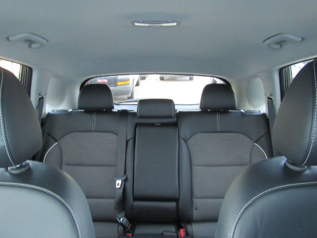 Used 2022 Kia Niro EX image 34