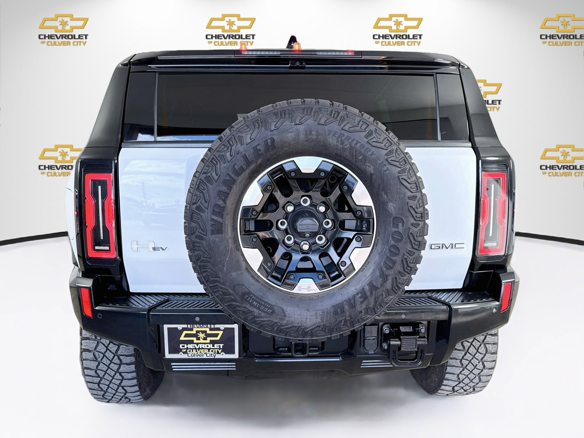 Used 2024 GMC Hummer EV 2X w/ Extreme Off-Road Package AWD/4WD image 7