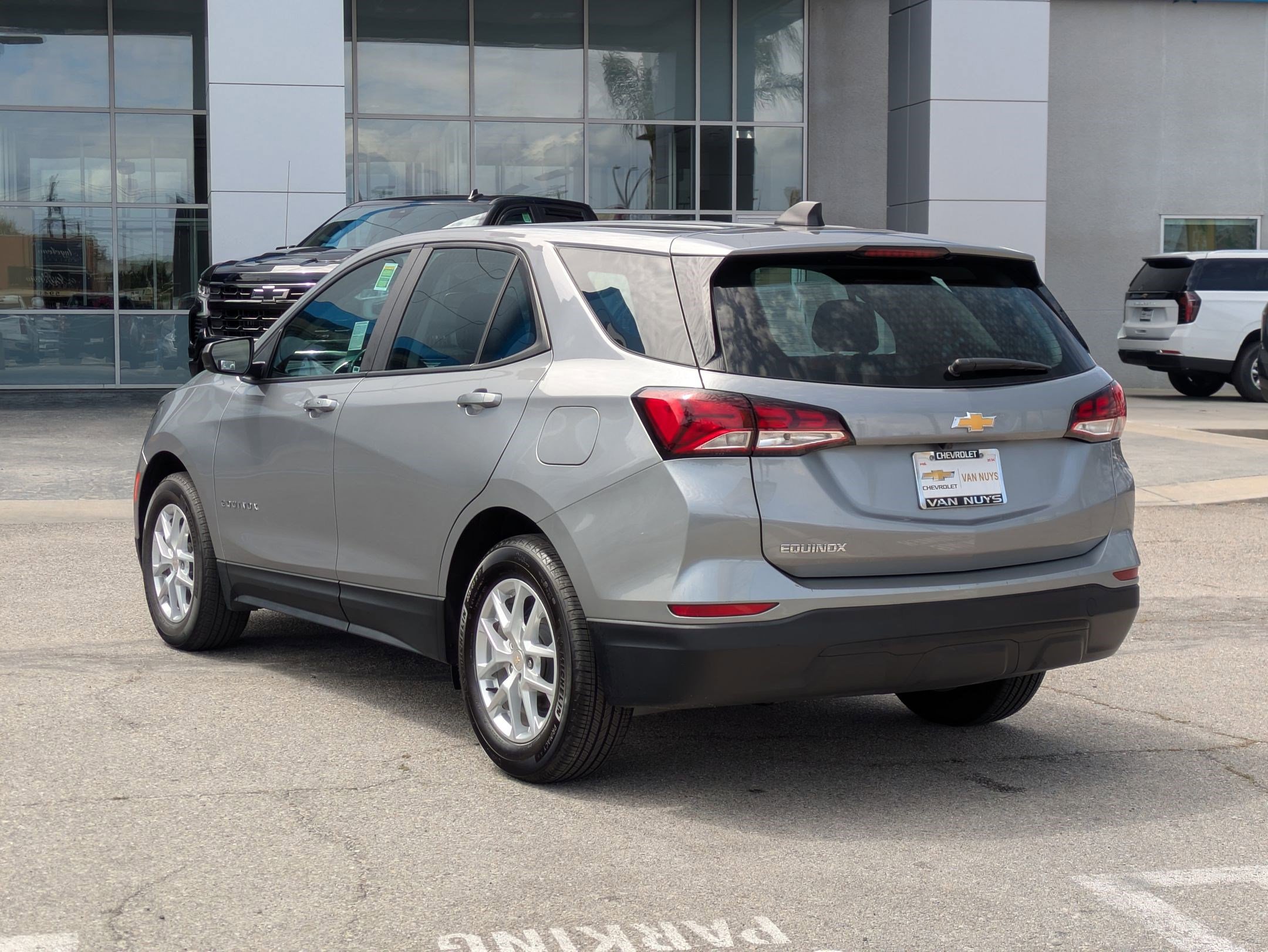 Used 2023 Chevrolet Equinox LS image 7